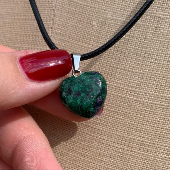 Handmade Genuine Stone Heart Amulet Necklace - Picture 15 of 15